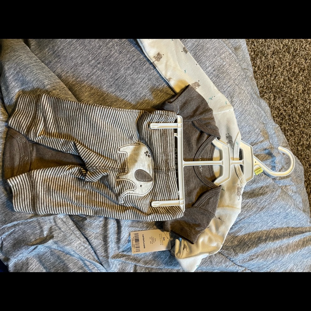 Brand new Carter’s set even has tags